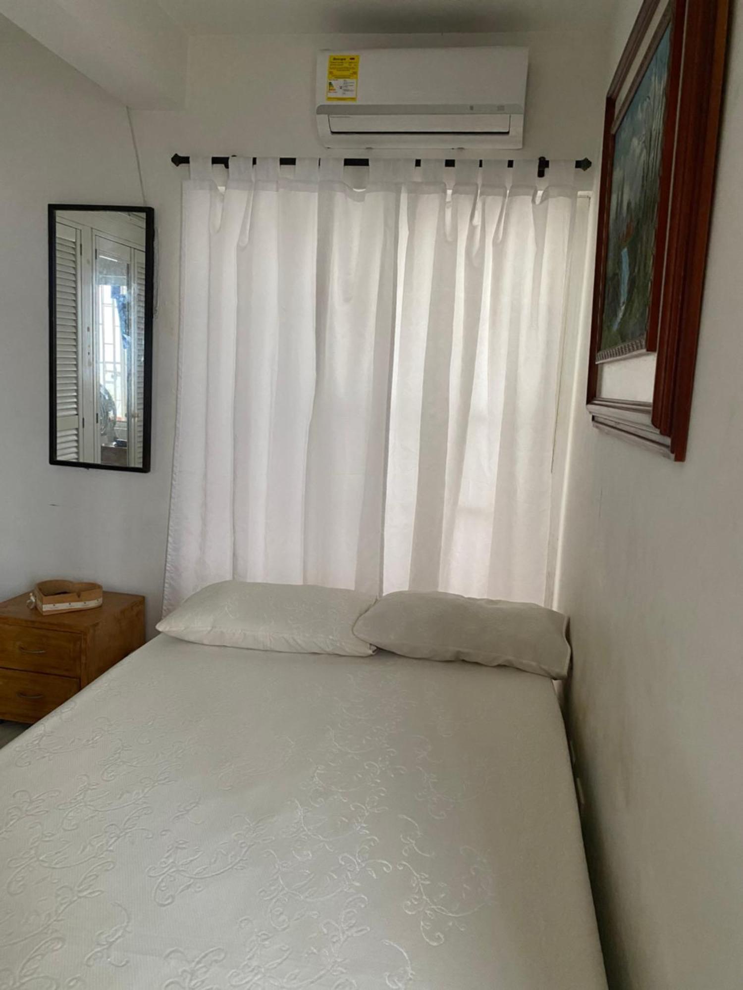 Alojamiento Victoria 2 Cartagena Bagian luar foto